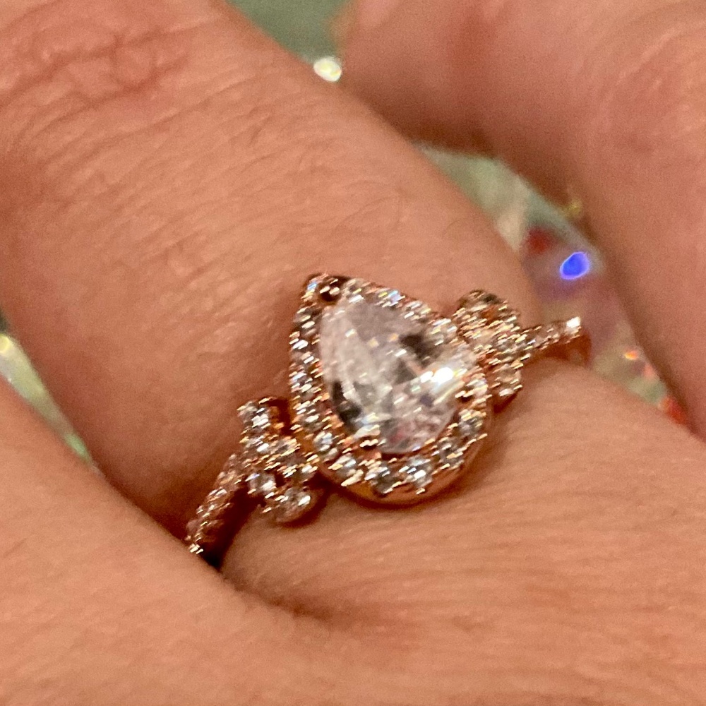 Charmed aroma ring